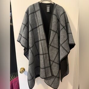 Ike Behar 🖤 Black Knit Wrap 🖤 NWOT 🖤 one size